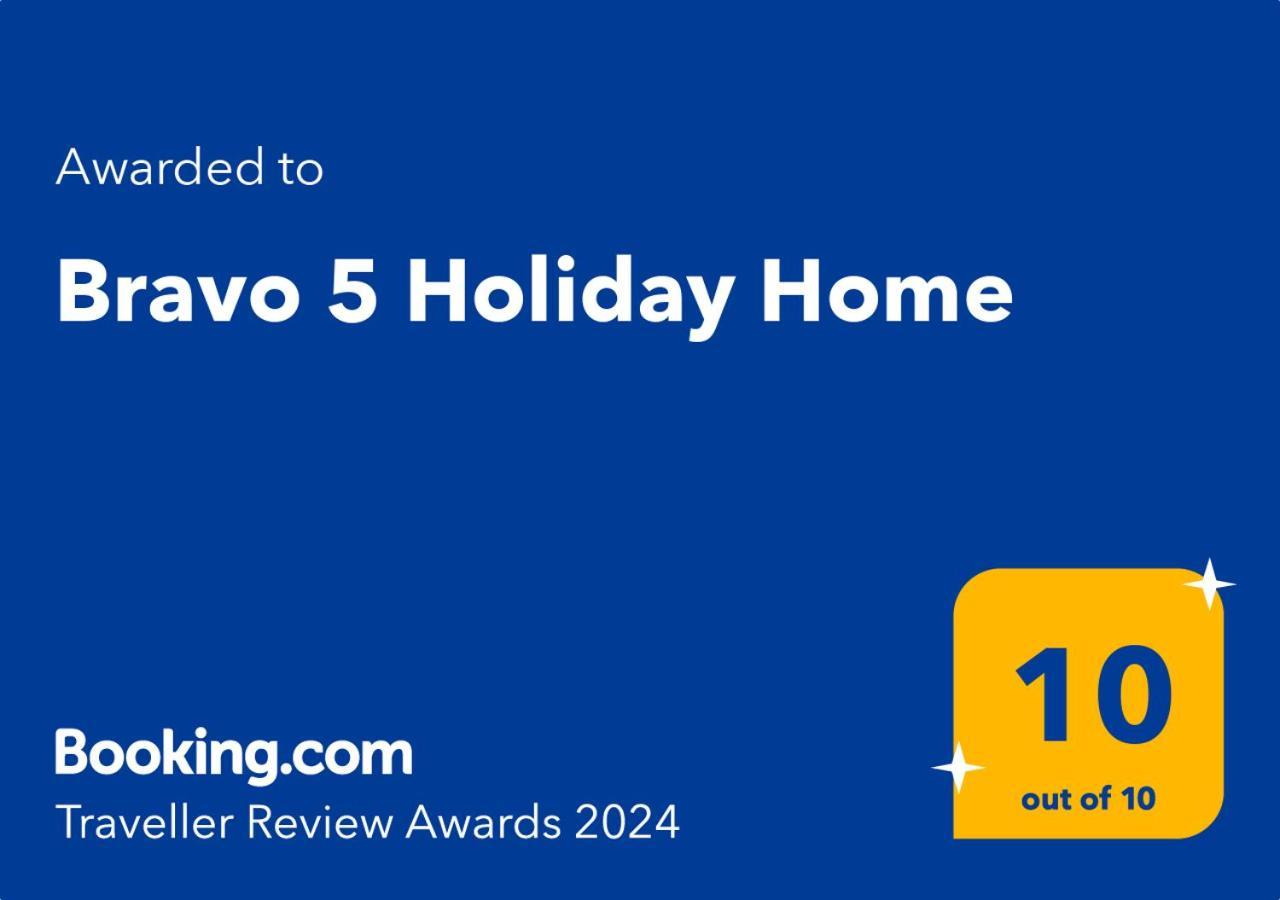 Bravo 5 Holiday Home ซันนีบีช ภายนอก รูปภาพ
